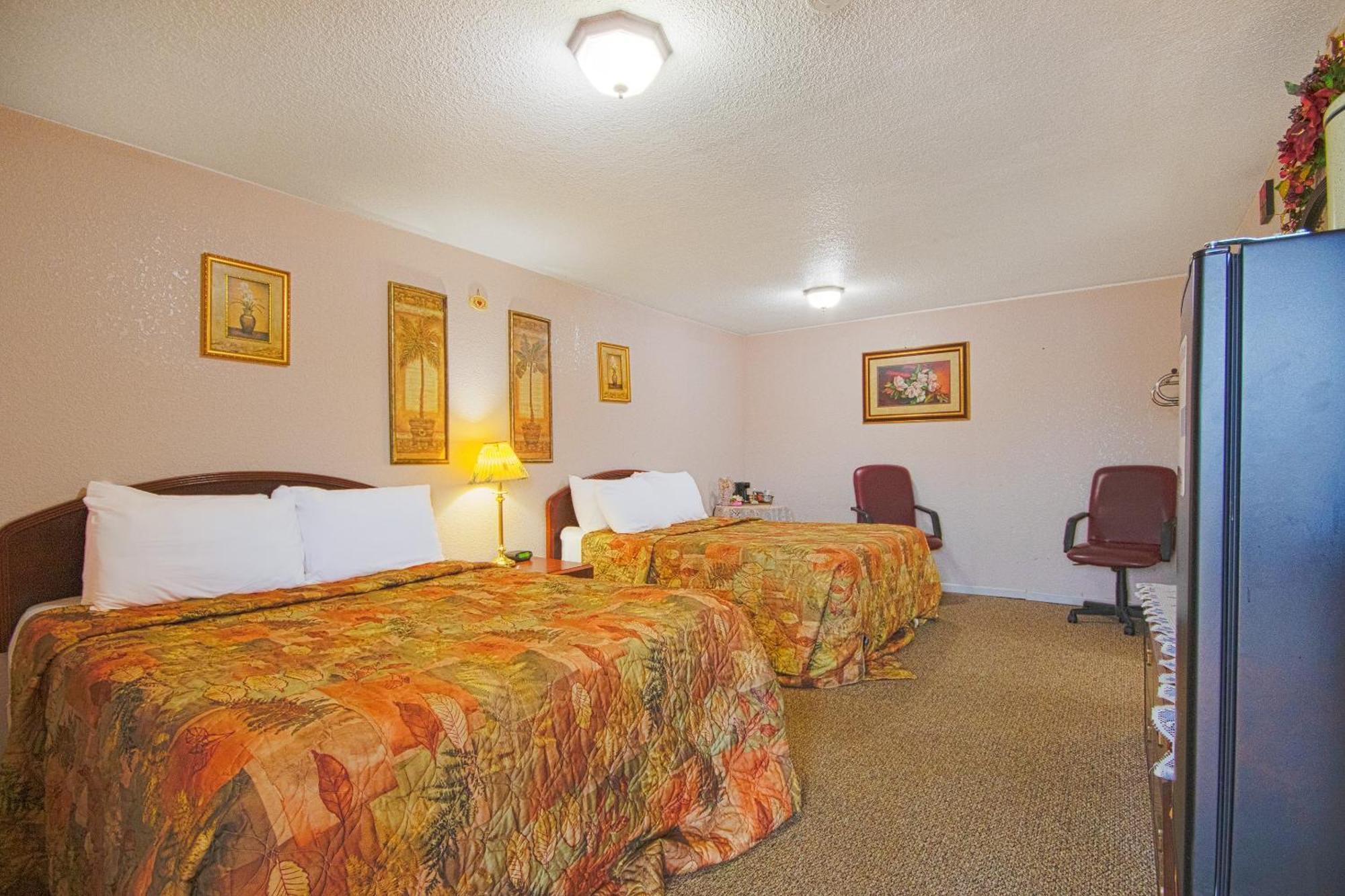 Sunflower Motel Hiawatha By Oyo Exterior foto